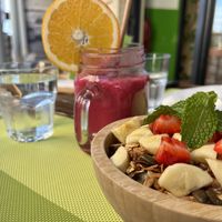 Pini dragon & mousse de chocolate  at Super Juice in Praia Da Rocha