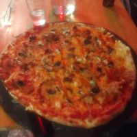 Number 6 on vegan section of menu: Vegan cheese, asparagus (I asked for my one with olives instead of asparagus), caramelised onion, tomatoes and mushrooms
 at Pizzeria Trozo in Bilbao