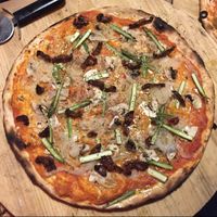 Hasta 6 pizzas veganas para elegir at Pizzeria Trozo in Bilbao