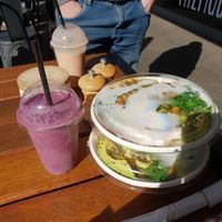 Originally from Adelaide SA driving through Wagga Wagga stopped for some amazing vegan takeaway at Fitz Cafe in Wagga Wagga