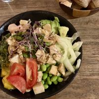 Poke bowl vegan  at L'UniVert in Saint-paul