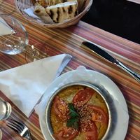 Warmer Hummus als Vorspeise at Tandure in Hannover