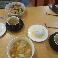 Dumpling soup, steamed buns, Cao Lau at Nhat Da in Hoi An