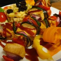 Veggie skewer with smoked tofu (vegan) at Kafe Doma in Litomerice