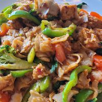 Drunken noodles 9/10 at Toomies Thai Cuisine in Bend