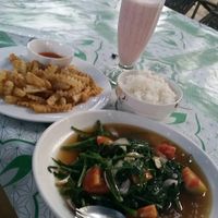 Fries and a veggie meal at Mrs Popcorn's Garden in Hsipaw