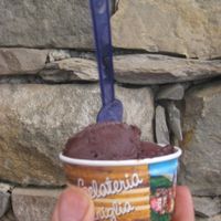 Vegan chocolate gelato at Gelateria Corniglia in Corniglia
