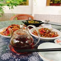 Black tea in a pot, noodles, and cauliflower  at Shangdao Vegetarian 上道素食 in Xian