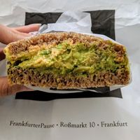 Avocado-Limetten-Stulle at Frankfurter Pause in Frankfurt