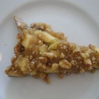 raw vegan apple tart at Roquette & Julienne in Toulouse