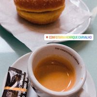 Descafeinado e bola de Berlim com creme vegan 🌱   at Confeitaria Henrique Carvalho in Matosinhos