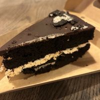 Oreo cake 6,90€  at Vero Caffe in Bruges