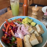 There are rice noodles under there  at Cafe Stepping Stone in Cartagena