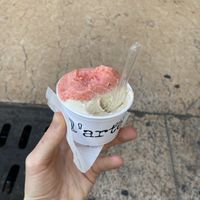 Strawberry and almond  at L'arte del Gelato in Verona
