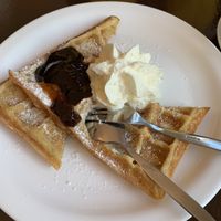 Waffel mit Pflaumenmus und Sahne at Kaffeeflut in Wittdun