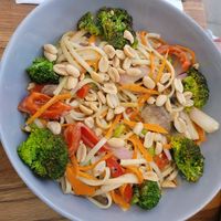 thai noodles at Pezetarian in Cartagena