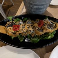 Sushi de verduras en tempura con salsa de boletus at La Bartola in Sevilla