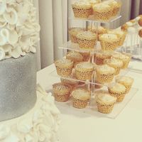 Babyshower cakepops and cupcakes at Sweets by PBBQ in Long Beach