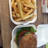 Beyond Meat burger and fries at Eiscafe Vivaldi in Bad Schandau