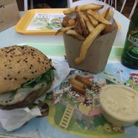 Vegan burger, fries and mayo at Velicious Burger in Strasbourg