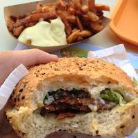 Le Moumous, burger du moment 😕 Pas ouf
Frites veganaise 😕 Trop frites at Velicious Burger in Strasbourg