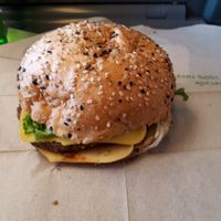 Queen Cheese burger at Velicious Burger in Strasbourg