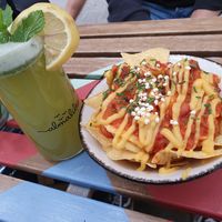 Vegan nachos and lemonade at Almalibre Acai Bar in Barcelona