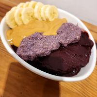 Acai with banana, peanut butter and chia pudding at Almalibre Acai Bar in Barcelona