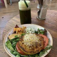 Hamburguesa de garbanzos  at Almalibre Acai Bar in Barcelona