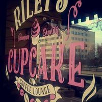 storefront at Riley's Cupcake and Coffee Lounge in Peoria