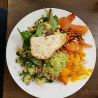 Lunch bowl at Yem'a Paris in Paris