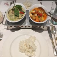 Chicken curry on the left, Panaeng Tao Hu (vegetables, tofu with coconut milk in Panaeng curry) vegan on the right. at Krua Thai in Amsterdam