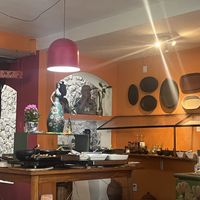 Ambiente dos buffets de pratos quentes e saladas (ao fundo)  at Ser-Afim Restaurante Natural in Maceio