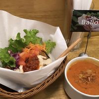 Falafel sandwich and onion soup #Veganuary at Ballon in Tokyo