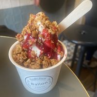 Granola & strawberry ice cream   at Ballon in Tokyo