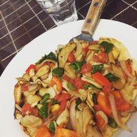 Veganized pizza with subbed black pepper sauce  at Nick Bear in Chengdu