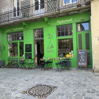 Façade du restaurant, nous avons manger en extérieur en face.  at Annadata in Saint-malo
