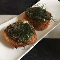 toasts de caviar de graines de chia at Annadata in Saint-malo