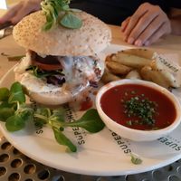 Main: Chulísima burger (vegan option) at Superchulo in Madrid