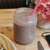 Smoothie morado at Superchulo in Madrid