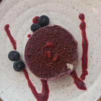 Red fruit cheesecake at Organic Caffe in Estoril