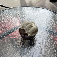 Vegan vanila and coffee are the best gelato at Glacier Aberdeen in Quebec