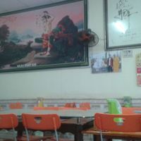 Clean at Com Chay Vinh in Vinh