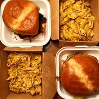 Burger and Mac at E Burger in Columbus