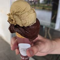 Pistazie und dunkle Schokolade at Eiscafe Venezia in Dresden