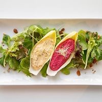 Hummus in boats of chicory at Ciné Café in Redon