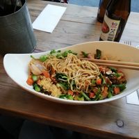Tofu, noodles, peanuts, veggies, tamarind sauce at Chum Chay in Cologne