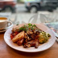 Full English, and I mean full ! 😍 at Cafe Thrive in Southampton