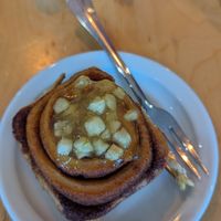 Apple cinnamon roll - unfortunately dry at Cafe Thrive in Southampton