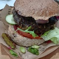 Lentil veg burger - 9/10 incredible, so big and tasty and didn't feel bad after eating at Cafe Thrive in Southampton